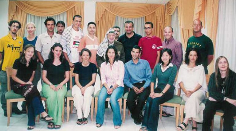 انطباعات المتطوعين المحليين المشاركين في فعاليات المخيم الدولي لعام 2004