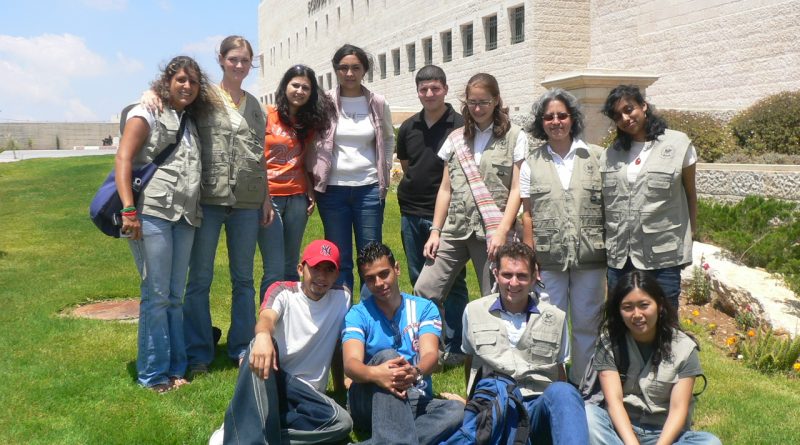 زاجل يختتم فعاليات المخيم التطوعي الدولي لصيف عام 2005