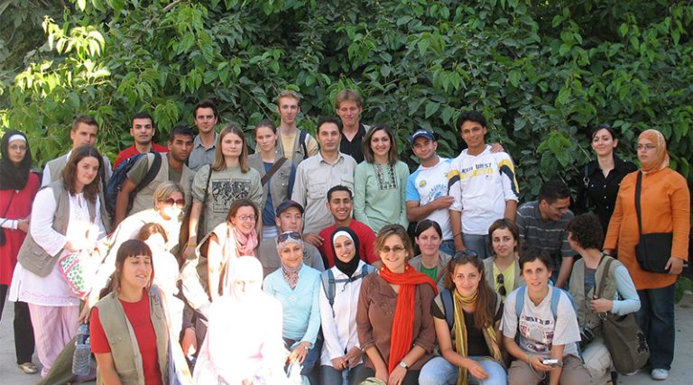  انطباعات المتطوعين المحليين المشاركين في فعاليات المخيم الدولي لعام 2007